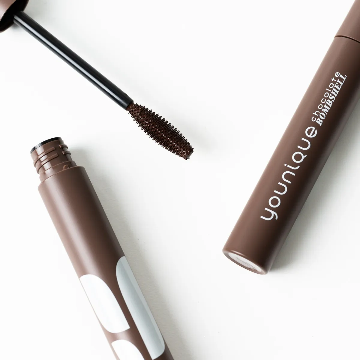 YOUNIQUE chocolate bombshell tubing-mascara – tips : åben mascara med børste, brun nuance